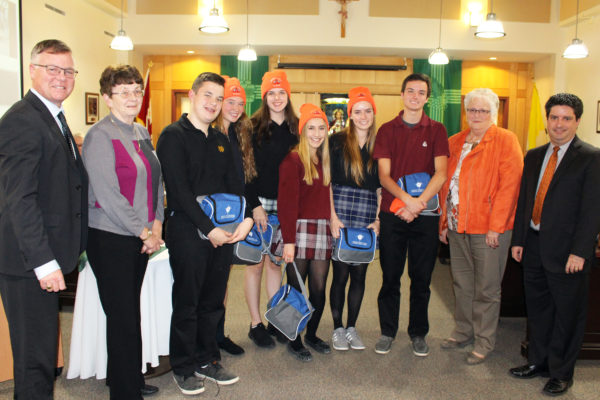 Group photo of students and teachers